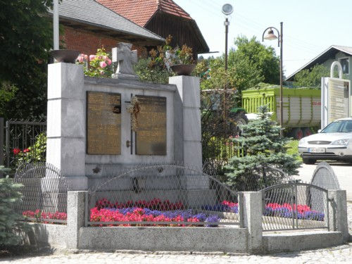 Kriegerdenkmal Altenhof.jpg